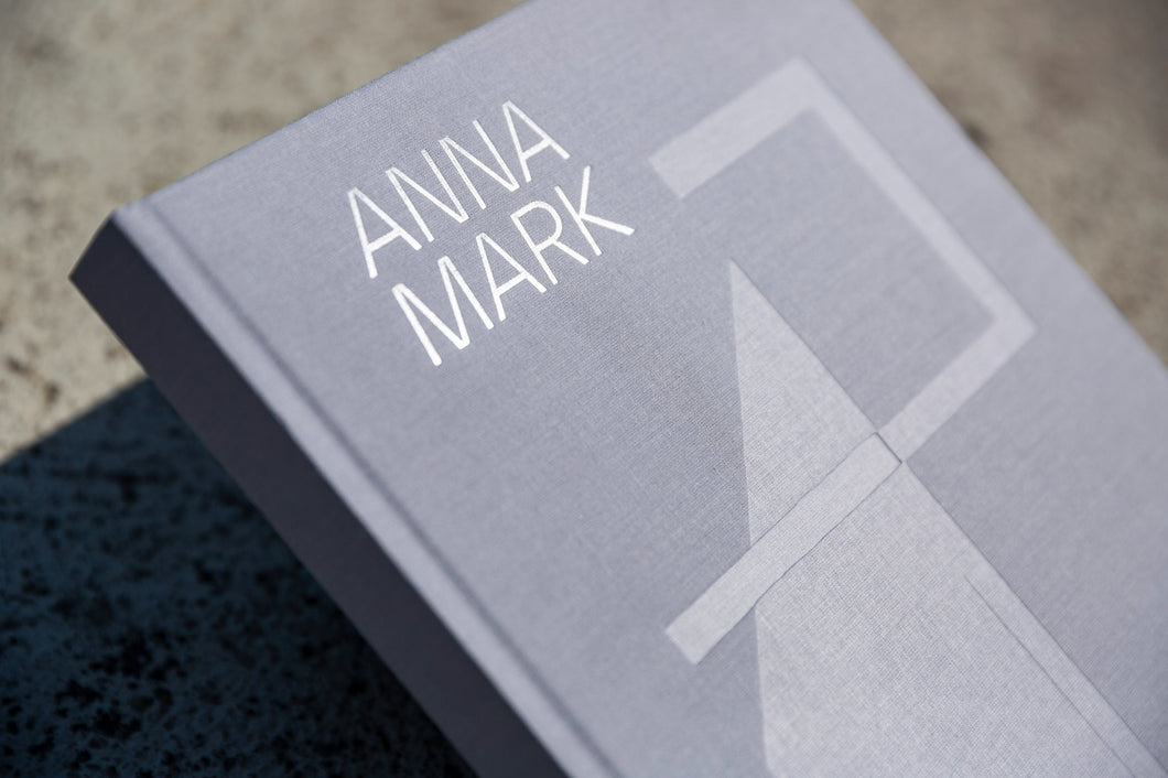 Anna Mark, Catalogue de la rétrospective au Ferenczy Museum, Ferenczy Museum Center, 2022
