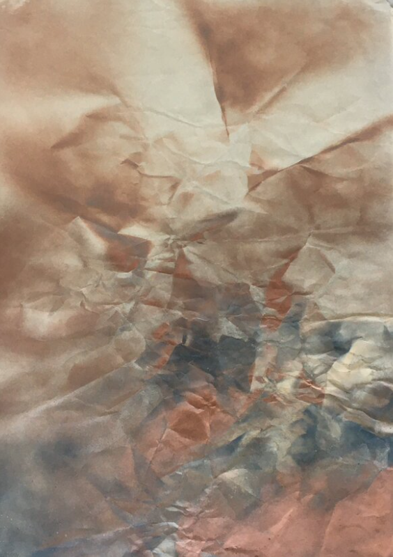 Bruno Albizzati, Sans titre (froissé), aerosol sur papier froissé marouflé, 107,5 x 78,5 cm, 2020