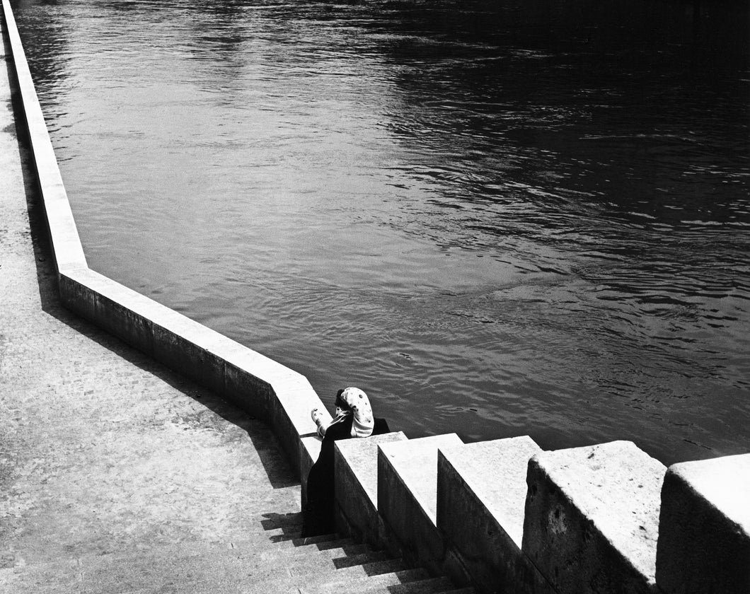 Lucien Hervé, Bords de Seine, Paris, tirage moderne signé, 23 x 37 cm, 1948